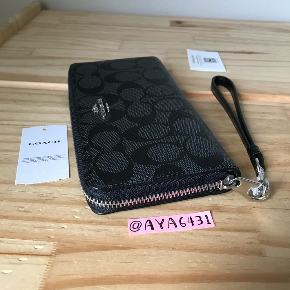 Coach Wallet🎈🎈 - Picture 3 of 8